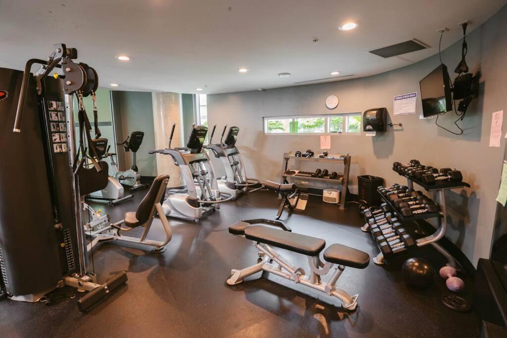 Downtown King Suite-Surround Views-Pool/Gym/Parkng Vancouver Dış mekan fotoğraf